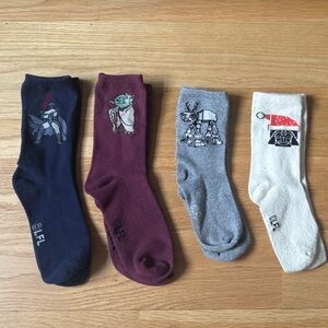Kids Star Wars Character Socks Size 6-12 - 4 Pairs (Black, Maroon, Gray, White)